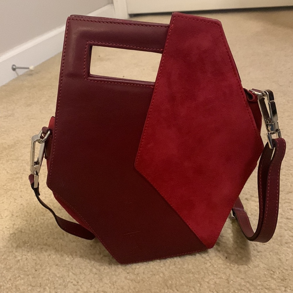 ACRATA 100% AUTHENTIC SMALL RED REFLECTION SHOULDER BAG! 🥰🤩💖